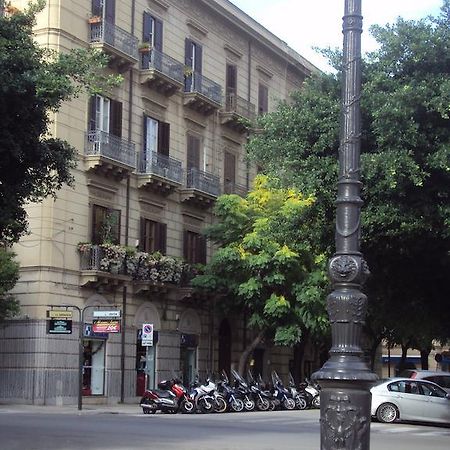 ホテル Casa Carlotta パレルモ エクステリア 写真