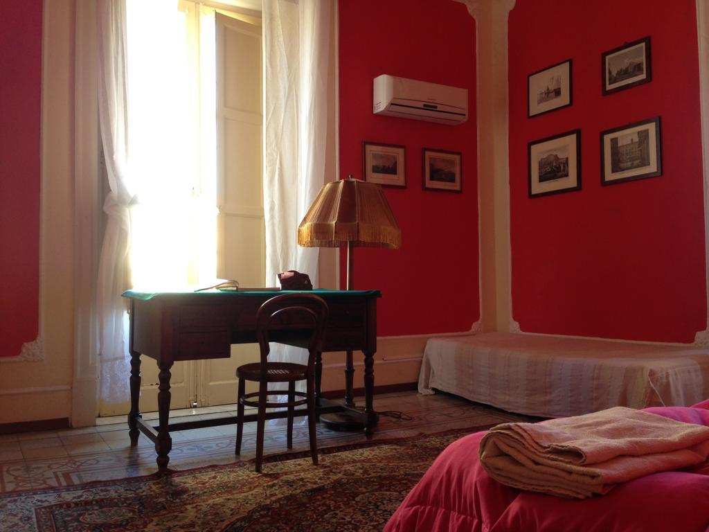 ホテル Casa Carlotta パレルモ エクステリア 写真